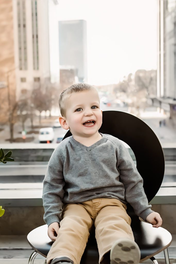 Family Photo Session at the Artsgarden - Check out this gorgeous family photo session in the heart of downtown Indianapolis!